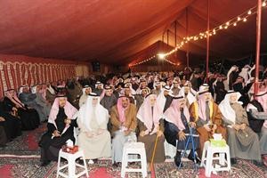 جانب من ناخبي الدائرة الثانية في استقبال دميثير
