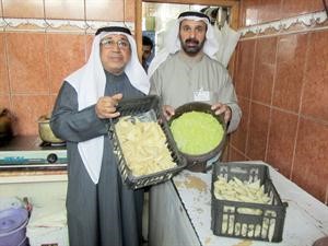 عرض كمية من المعجنات غير الصالحة للاستهلاك
