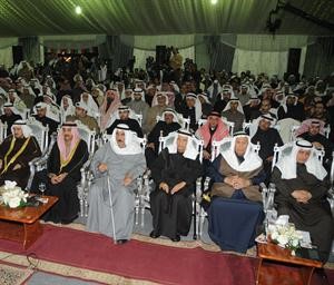 جاسم الخرافي وعلي المتروك والسيد يوسف الرفاعي وعبدالمطلب الكاظمي ود عبدالمحسن جمال في مقدمة الحضور﻿