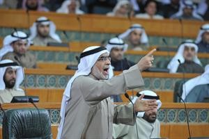 عدنان عبدالصمد محتجا على الدعوة للتصويت الورقي﻿