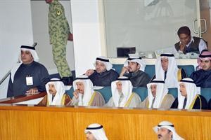 رئيس التحرير الزميل يوسف خالد المرزوق وجانب من الحضور في الجلسة الافتتاحية﻿