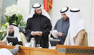 فرز اصوات انتخابات الرئاسة من قبل النواب مسلم البراك ومرزوق الغانم ود فيصل المسلم﻿