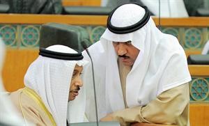 حديث جانبي بين سمو رئيس الوزراء ومسلم البراك﻿