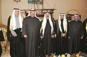 العقيد عيد العويهان والعقيد هادي الهاجري يباركان

