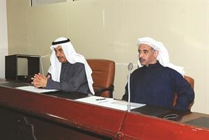 علي الدبوس خلال عمومية الرتاج القابضة	اسامة ابوعطية﻿