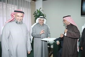النائب محمد الخليفة يقدم تهانيه للوزير الشهاب﻿
