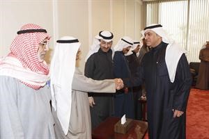 صالح المسلم مع بعض الحضور في استقبال الاذينة﻿
