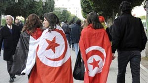 تونس تسجن مدير صحيفة نشرت صورة امرأة عارية.. وحملة لمناهضة ختان الإناث وملاحقة غنيم 