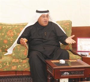 عبدالله المقلد مخاطبا الحضور