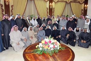 لقطة تذكارية للحضور بديوان الحمدان
