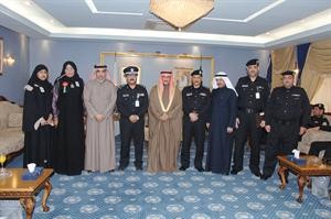 محافظ الاحمدي متوسطا العميد تركي الهنيدي والمقدم سعود طامي والمكرمين﻿
