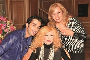صباح مع جانو ابنة شقيقتها واحد اقاربها