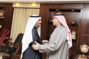 الاذينة يتلقى التهاني﻿
