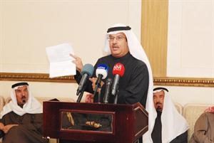 مبارك الحريص متحدثا للحضور اسامة ابو عطية

