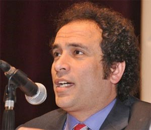 حمزاوي يرفض دعوة السفارة الأميركية لحضور اجتماع مع ماكين