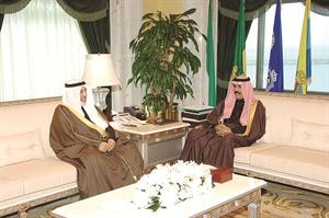 سمو ولي العهد الشيخ نواف الاحمد مستقبلا دمحمد البصيري﻿