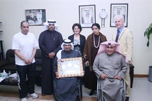 مهدي العازمي وشافي الهاجري مع الوفد الدولي﻿