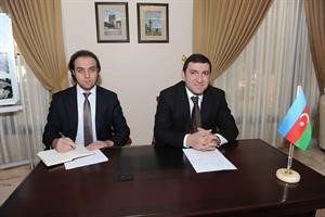 السفير الاذربيجاني تورال رضاييف خلال المؤتمر الصحافيمحمد ماهر﻿
