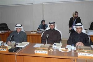 رياض العدساني وعمار العجمي ومرزوق الغانم خلال الاجتماع﻿