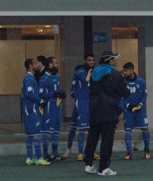اللاعبون قبل بدء المباراة