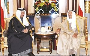 صاحب السمو الامير الشيخ صباح الاحمد مستقبلا الشيخ جابر المبارك﻿