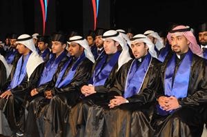 مجموعة من الخريجين﻿