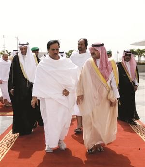 المبارك لدى وصوله الى جدة وفي استقباله صاحب السمو الملكي﻿﻿الامير مشعل بن ماجد﻿