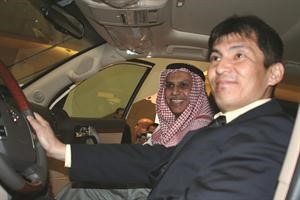 الساير وكيواري داخل السيارة الجديدة