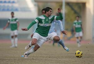 محمد النجمي في مباراة سابقة للعربي 	عادل يعقوب﻿