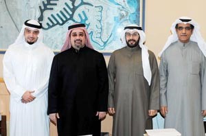 لقطة تضم مرزوق خالد المرزوق والشيخ دعيج السلمان الصباح وسليمان المضيان وفهد خالد الكليب ﻿