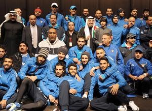 الشيخ طلال الفهد واللاعبون في حفل السفارة في كوريا الجنوبية	 الازرقكوم﻿