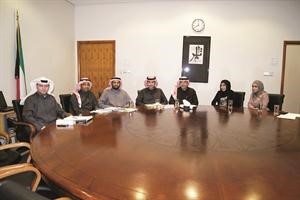 جانب من اجتماع اللجنة المنظمة للمسابقة﻿