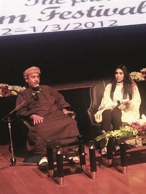 المخرج العماني خالد الزدجالي والفنانة البحرينية فاطمة عبد الرحيم اثناء الندوة