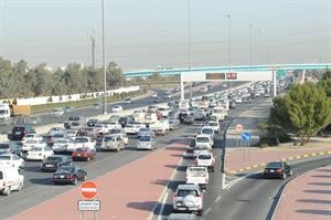 الطرقات شهدت ازدحاما مروريا لافتا صباح امس 	اسامة ابوعطية﻿