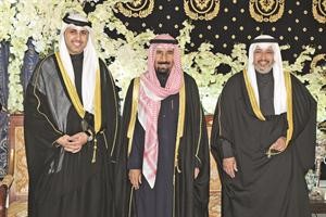الشيخ علي الجابر مهنئا