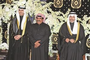 محمد عبدالرحمن البشر يقدم التهاني
