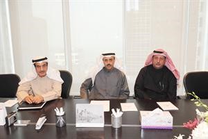 الشيخ وليد المالك الصباح ومحمد الهاجري خلال عمومية اوتاد العقارية 	محمد ماهر﻿