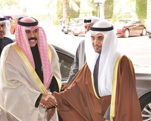 دنايف الحجرف مستقبلا سمو ولي العهد الشيخ نواف الاحمد لدى وصوله﻿