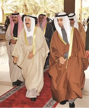 صاحب السمو لدى وصوله وفي استقباله دنايف الحجرف﻿