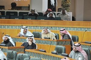 محمد الصقر متوسطا مسلم البراك وخالد الطاحوس﻿
