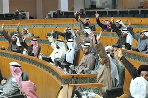 النواب يصوتون على التوصيات﻿