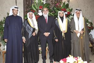 محمد حسين يبارك للمعرس ووالده وشقيقه ضاري الغربللي ووالد العروس