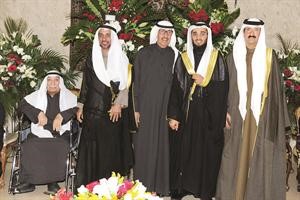 حامد السيد مالك الغربللي والعم يحيى المسباح يباركان