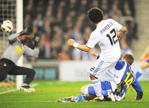 هدف لاعب ريال مدريد مارسيلو في مرمى اسبانيول في مباراة سابقة