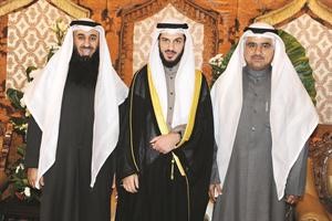 دناصر الزيد ومطلال القحطاني يباركان﻿