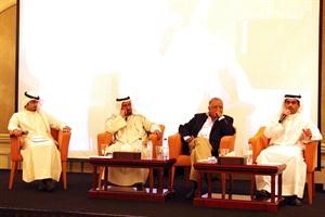 رياض العدساني ودغانم النجار ووليد الجري وعبدالله بوفتين خلال اللقاء﻿
