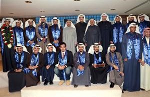 دحسين الخياط متوسطا الخريجين﻿