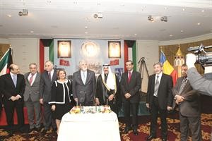 ﻿السفير فهد المطيري متوسطا السفراء العرب في رومانيا﻿