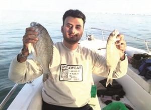 حبيب دشتي مع صيده المفضل الشعوم
