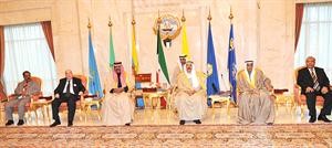 صاحب السمو الامير وسمو ولي العهد الشيخ نواف الاحمد واحمد السعدون اثناء استقبال رؤساء الوفود البرلمانية